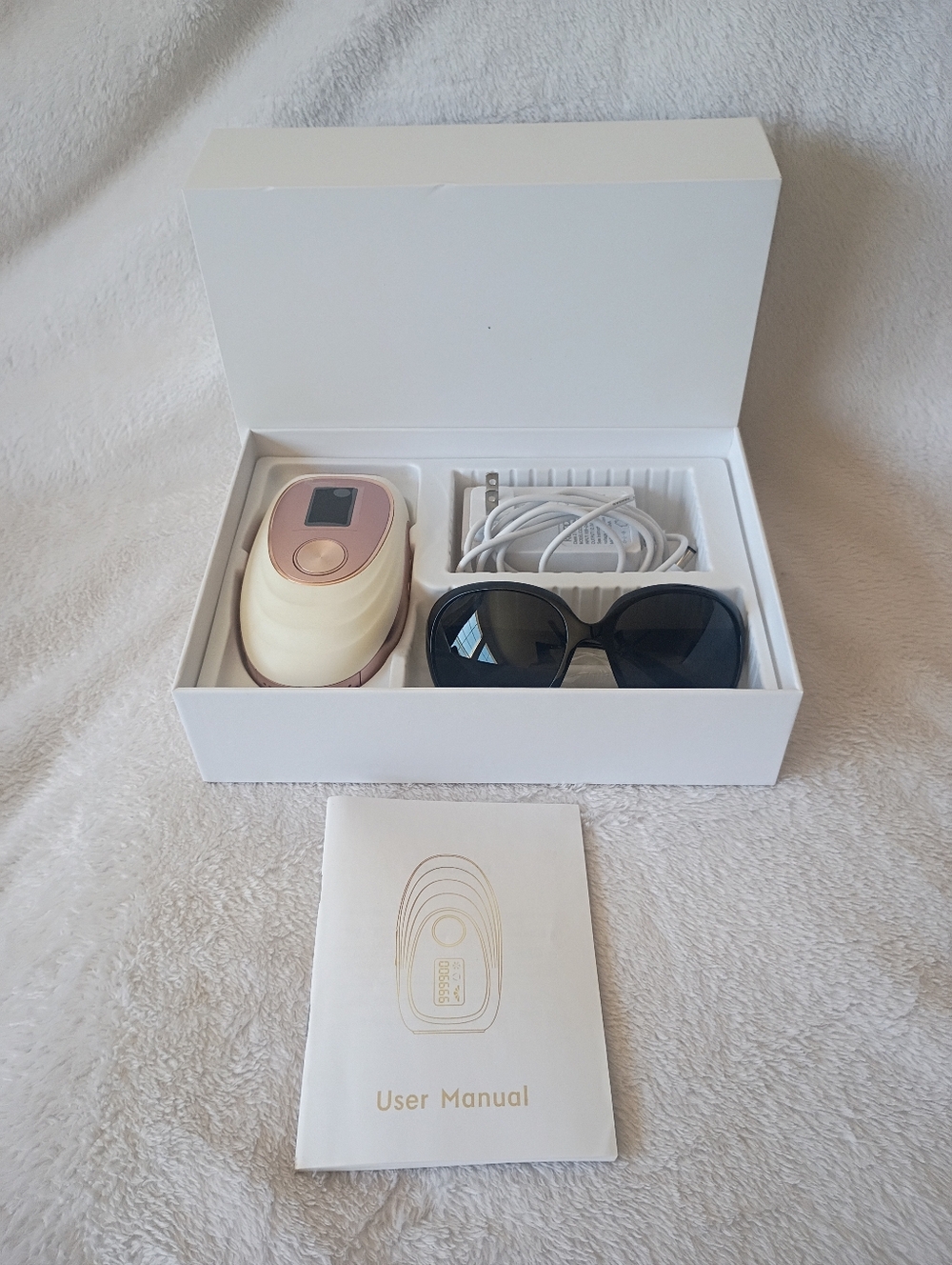 At-Home IPL Hair Removal Device with Protective Glasses - White & Rose Gold